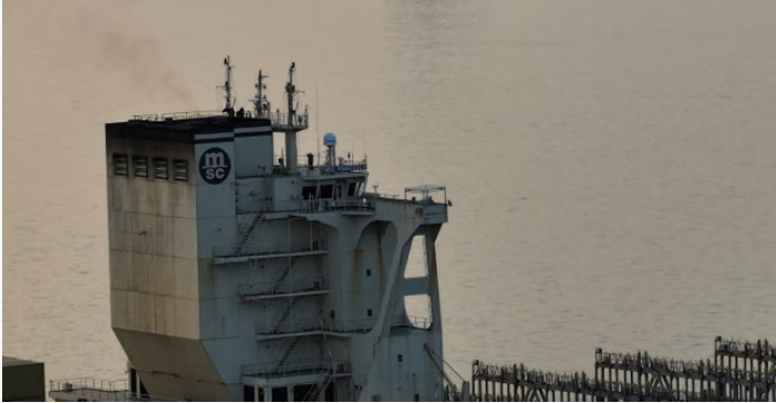 Middle East crisis live: Iran ‘offers to end chokehold on strait of Hormuz’